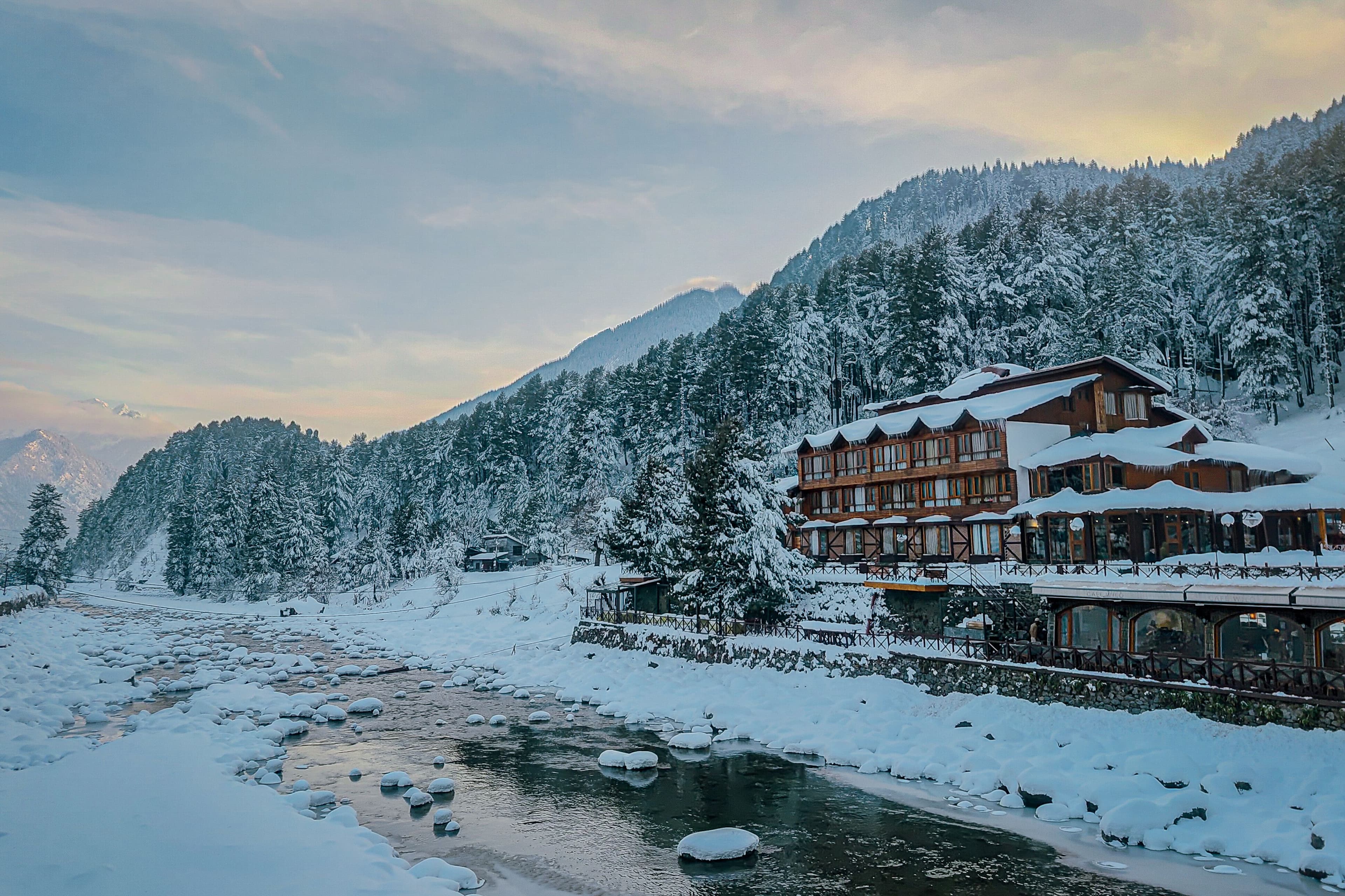 Kashmir travel view 3